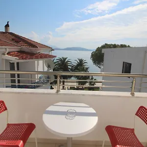 Elena Affittacamere Sarandë