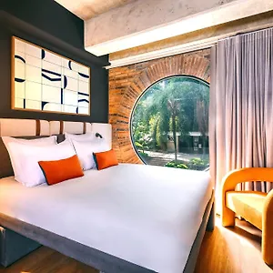 Hotel Tribe